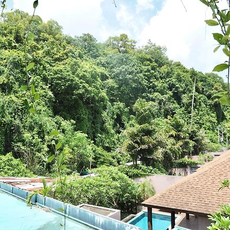 Panwaburi Beachfront Resort - Sha Extra Plus Bagian luar foto View of the resort