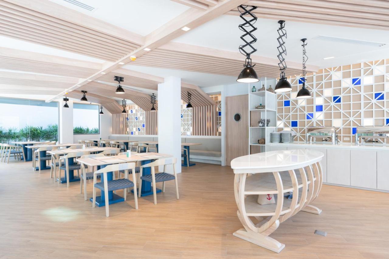 Panwaburi Beachfront Resort - Sha Extra Plus Bagian luar foto The interior of the restaurant