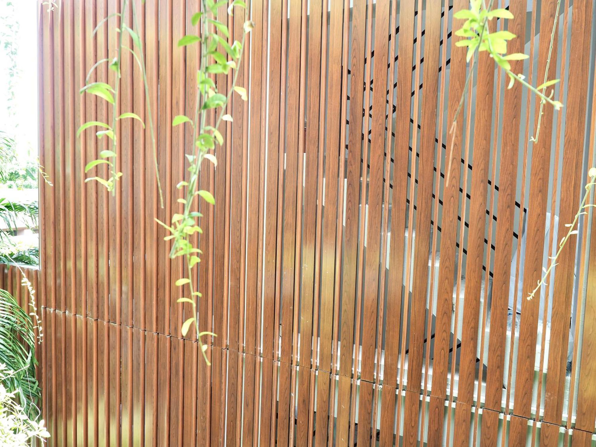 Panwaburi Beachfront Resort - Sha Extra Plus Bagian luar foto A traditional Japanese shōji